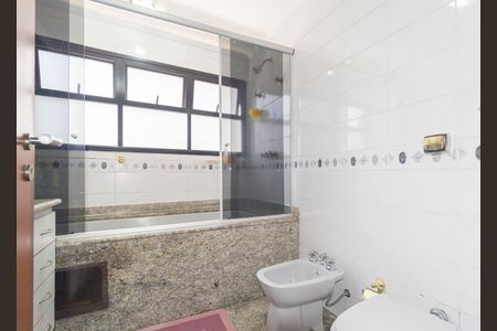 Apartamento à venda com 187m², 3 quartos e 3 vagasBanheiro - Suíte 2