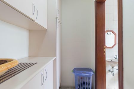 Apartamento à venda com 187m², 3 quartos e 3 vagasDespensa - Área de Serviço