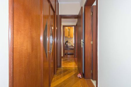 Apartamento à venda com 187m², 3 quartos e 3 vagasCloset - Suíte 2