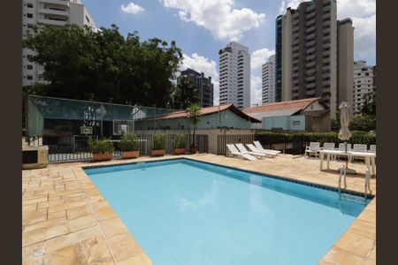 Apartamento à venda com 251m², 3 quartos e 3 vagasÁrea comum - Piscina