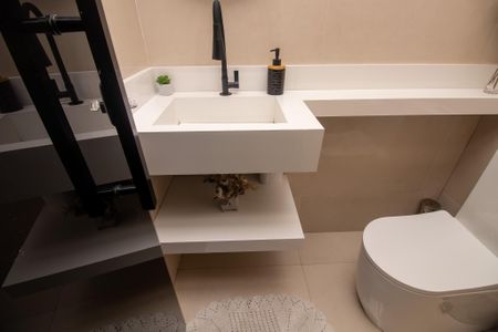 Casa de condomínio à venda com 120m², 2 quartos e 2 vagasLavabo