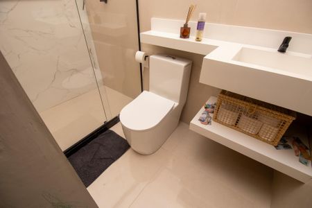 Casa de condomínio à venda com 120m², 2 quartos e 2 vagasBanheiro quarto 2