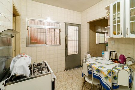 Casa à venda com 150m², 4 quartos e 2 vagasCozinha