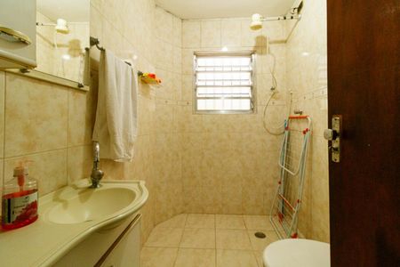 Casa à venda com 150m², 4 quartos e 2 vagasBanheiro 2