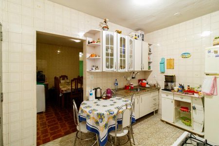 Casa à venda com 150m², 4 quartos e 2 vagasCozinha