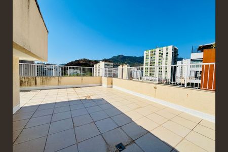 Apartamento à venda com 78m², 2 quartos e 1 vaga