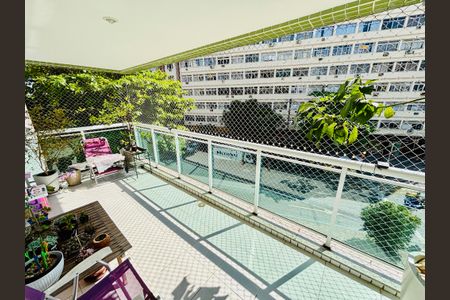 Apartamento à venda com 78m², 2 quartos e 1 vaga