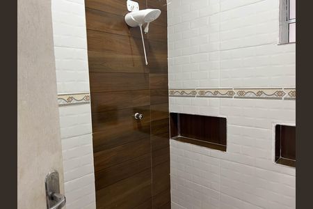 Casa para alugar com 200m², 3 quartos e 3 vagas Casa para alugar com 200m², 3 quartos e 3 vagasBanheiro
