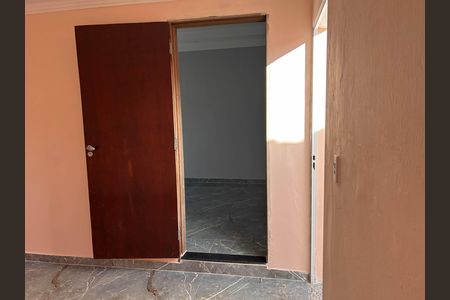 Casa para alugar com 200m², 3 quartos e 3 vagas Casa para alugar com 200m², 3 quartos e 3 vagasQuarto 1