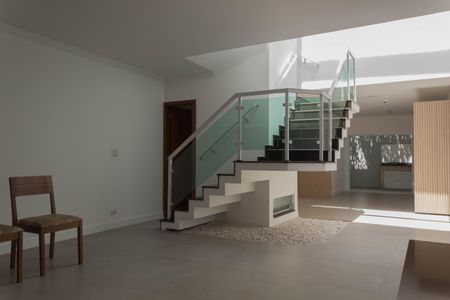 Casa à venda com 167m², 3 quartos e 4 vagas Casa à venda com 167m², 3 quartos e 4 vagasSala