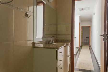 Casa à venda com 167m², 3 quartos e 4 vagas Casa à venda com 167m², 3 quartos e 4 vagasBanheiro