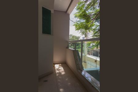 Casa à venda com 167m², 3 quartos e 4 vagas Casa à venda com 167m², 3 quartos e 4 vagasVaranda da Suíte 1