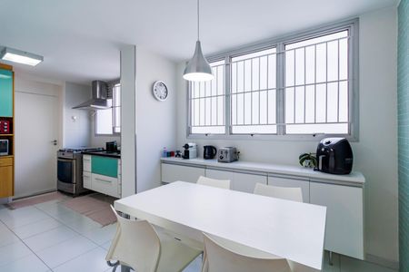 Apartamento à venda com 160m², 3 quartos e 2 vagasCozinha