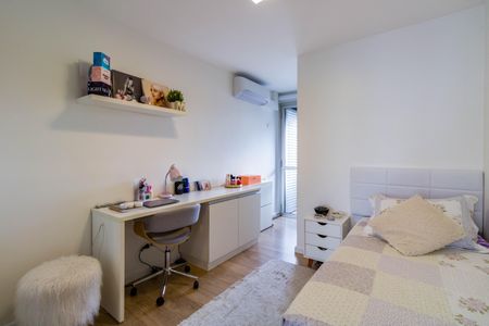 Apartamento à venda com 160m², 3 quartos e 2 vagasQuarto 2
