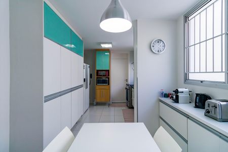 Apartamento à venda com 160m², 3 quartos e 2 vagasCozinha