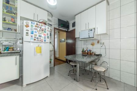 Casa à venda com 179m², 3 quartos e 4 vagas Casa à venda com 179m², 3 quartos e 4 vagasCozinha