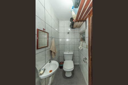 Casa à venda com 179m², 3 quartos e 4 vagas Casa à venda com 179m², 3 quartos e 4 vagasArea de Serviço - Banheiro