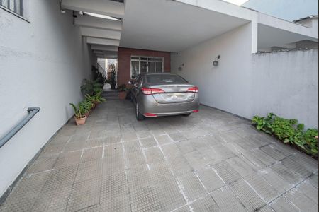 Casa à venda com 179m², 3 quartos e 4 vagas Casa à venda com 179m², 3 quartos e 4 vagasGaragem