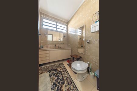 Casa à venda com 179m², 3 quartos e 4 vagas Casa à venda com 179m², 3 quartos e 4 vagasBanheiro da Suíte