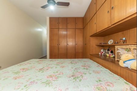 Casa à venda com 179m², 3 quartos e 4 vagas Casa à venda com 179m², 3 quartos e 4 vagasSuíte