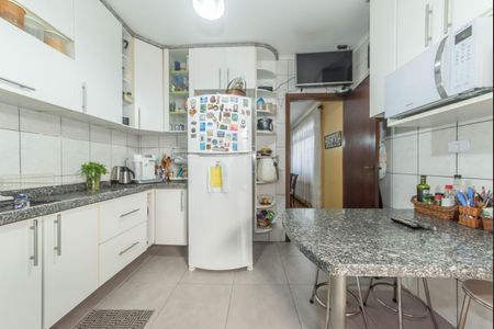 Casa à venda com 179m², 3 quartos e 4 vagas Casa à venda com 179m², 3 quartos e 4 vagasCozinha