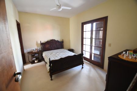 Casa à venda com 258m², 4 quartos e 2 vagasQuarto - Suíte 2