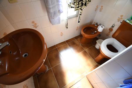 Casa à venda com 258m², 4 quartos e 2 vagasBanheiro 1