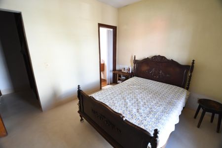 Casa à venda com 258m², 4 quartos e 2 vagasQuarto - Suíte 2