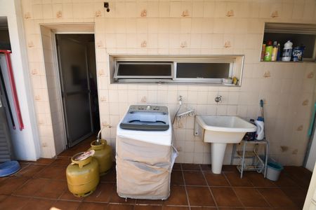 Casa à venda com 258m², 4 quartos e 2 vagasÁrea de Serviço