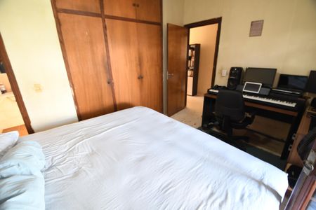 Casa à venda com 258m², 4 quartos e 2 vagasQuarto - Suíte