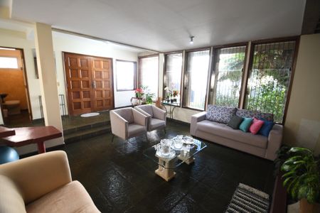 Casa à venda com 258m², 4 quartos e 2 vagasSala 1