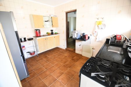 Casa à venda com 258m², 4 quartos e 2 vagasCozinha