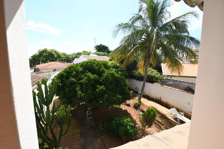 Casa à venda com 258m², 4 quartos e 2 vagasQuarto 2 - Vista