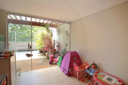 Apartamento à venda com 240m², 5 quartos e 4 vagasQuarto de Visitas