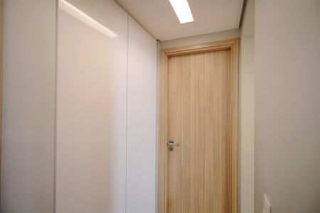 Apartamento à venda com 240m², 5 quartos e 4 vagasRouparia do Corredor