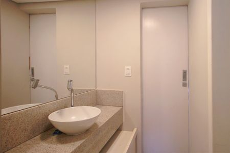 Apartamento à venda com 240m², 5 quartos e 4 vagasBanheiro de serviço