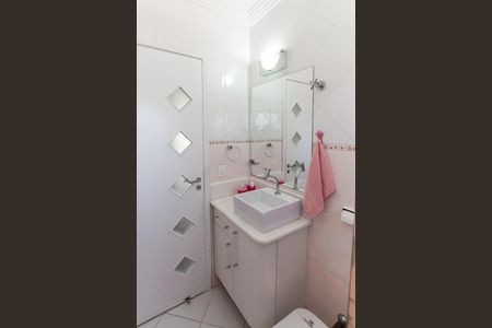 Casa à venda com 380m², 3 quartos e 6 vagasBanheiro da Suíte 1