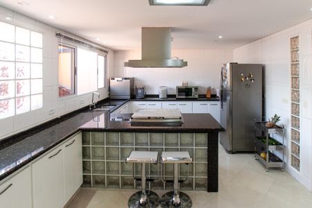 Casa à venda com 380m², 3 quartos e 6 vagasCozinha