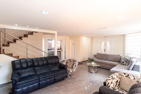 Casa à venda com 380m², 3 quartos e 6 vagasSala de Estar
