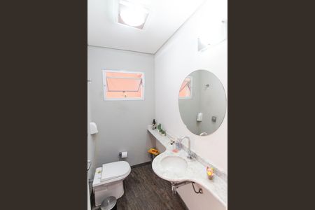 Casa à venda com 380m², 3 quartos e 6 vagasSala de Estar - Lavabo 