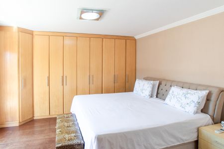 Casa à venda com 380m², 3 quartos e 6 vagasSuíte 2  