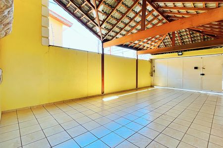 Casa à venda com 138m², 3 quartos e 4 vagas Casa à venda com 138m², 3 quartos e 4 vagasGaragem