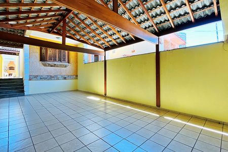 Casa à venda com 138m², 3 quartos e 4 vagas Casa à venda com 138m², 3 quartos e 4 vagasGaragem