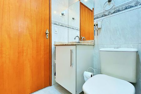 Casa à venda com 138m², 3 quartos e 4 vagas Casa à venda com 138m², 3 quartos e 4 vagasBanheiro da Suíte 2