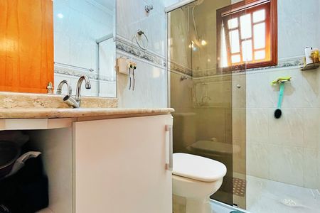 Casa à venda com 138m², 3 quartos e 4 vagas Casa à venda com 138m², 3 quartos e 4 vagasBanheiro da Suíte 2