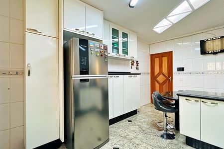 Casa à venda com 138m², 3 quartos e 4 vagas Casa à venda com 138m², 3 quartos e 4 vagasCozinha