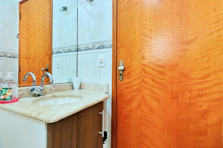 Casa à venda com 138m², 3 quartos e 4 vagas Casa à venda com 138m², 3 quartos e 4 vagasBanheiro da Suíte 1