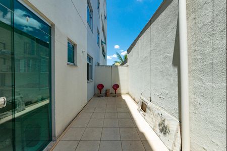 Apartamento à venda com 64m², 2 quartos e 1 vagaÁrea externa privativa