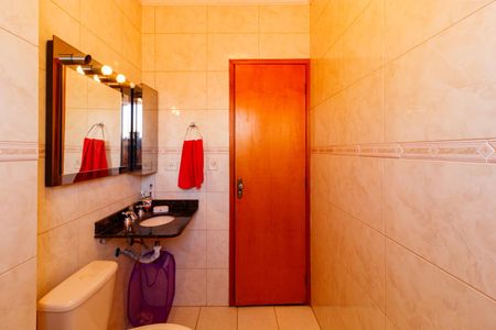 Casa à venda com 235m², 3 quartos e 4 vagasBanheiro da Suíte