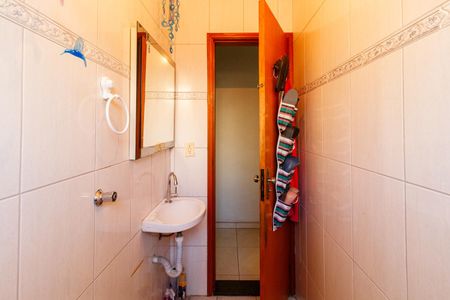 Casa à venda com 235m², 3 quartos e 4 vagasLavabo